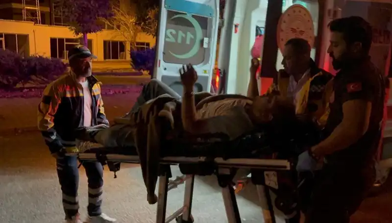Polisten Kaçmaya Çalışan Genç Adam Kaza Yaparak Ölümden Döndü