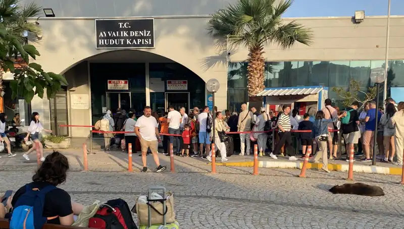 Bayram Tatilinde Midilli Adası’na Yoğun İlgi: Neden Bu Kadar Popüler?