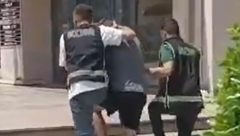 Sahte Dövizle Alışveriş Yapan Turistlere Sınır Dışı Cezası Uygulandı