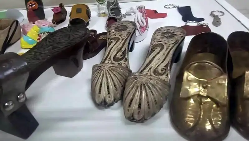 Ünlü İsimlerin Nostaljik Ayakkabılarıyla Dolu O Benzersiz Müze