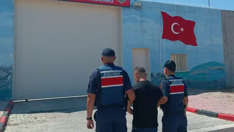 Afyon’da Farklı Suçlardan Aranan 9 Kişi Yakalandı: Operasyonun Detayları