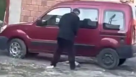 Sokak Ortasında Köpeğe Yapılan Şiddet Olayı Halkı Duygulandırdı