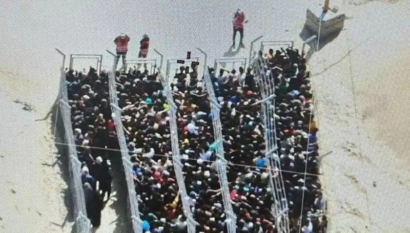 Gaza'daki Durum: Nazi Kamplarına Benzeyen Görüntüler Tartışma Yarattı