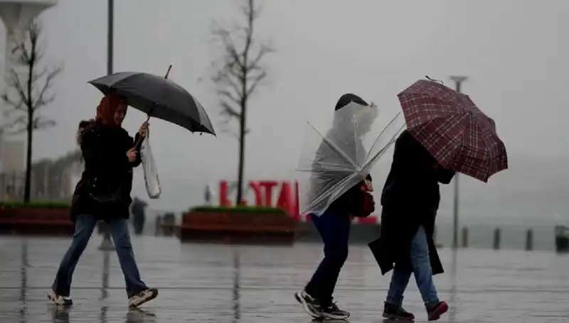 Türkiye’nin İki Bölgesinde Kuvvetli Sağanak Yağış Bekleniyor!