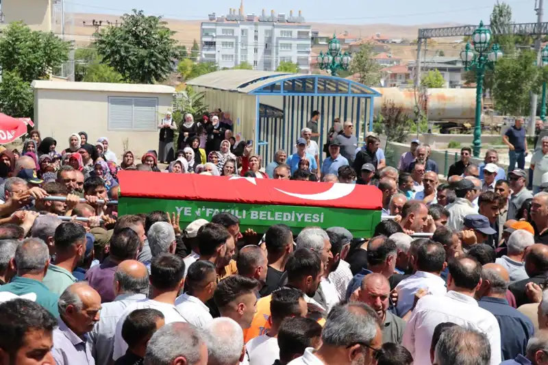 MHP'li Belediye Başkanı Ebediyete Uğurlandı: Son Yolculuğunda Duygu Dolu Anlar