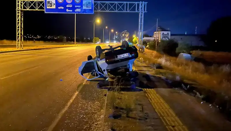 TIR'ın Sıkıştırdığı Otomobil Takla Attı, Dikkat Çeken Kaza Anları