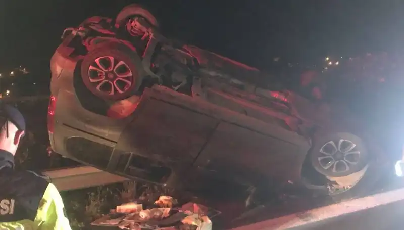 Osmaniye'de Otomobil TIR'a Çarptı: 5 Kişi Yaralandı, Kaza Anının Detayları