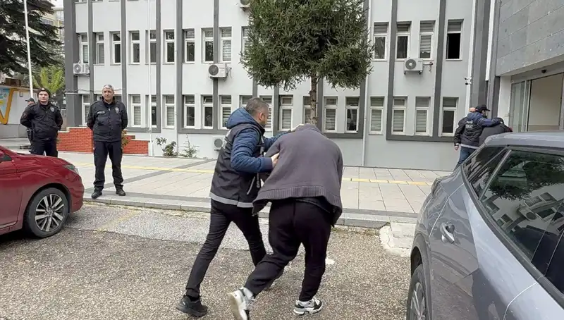 Türkiye'de Tarihi Uyuşturucu Operasyonu: 10 Bin Ecstasy Hap Ele Geçirildi