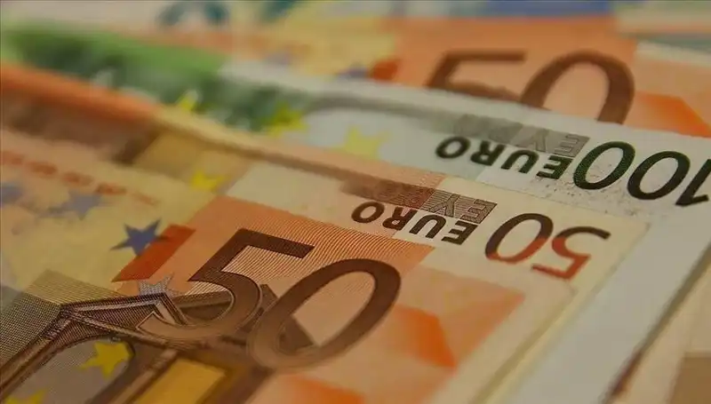 Euro'nun Zirve Günleri Geride Mi Kaldı? Düşüşün Sebepleri Neler?