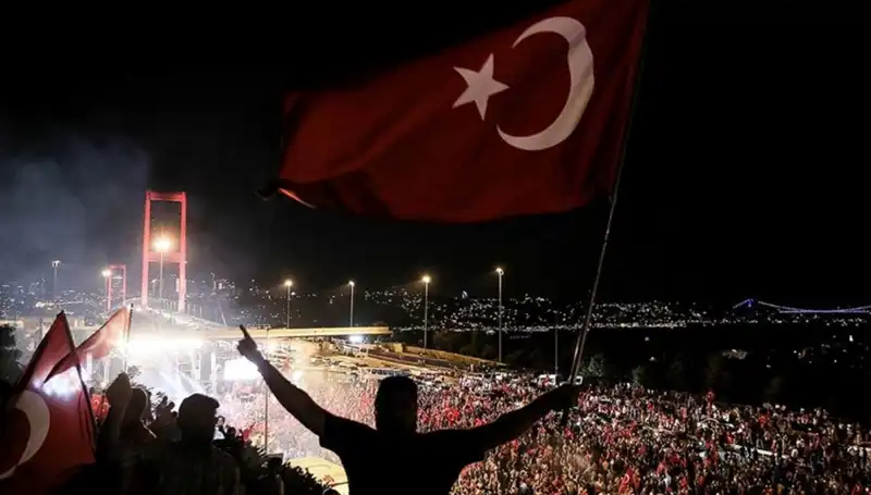 15 Temmuz'da Destanlaşan Gece: "En Uzun Gece" Külliye'de Sahnelenecek