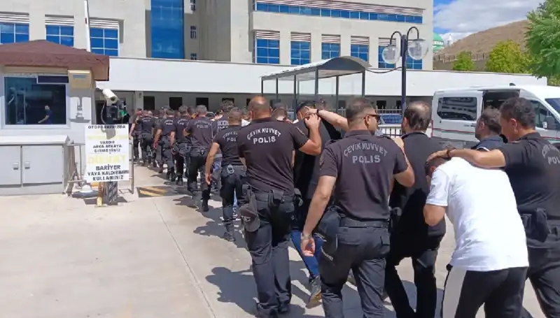 Ankara’da Tehditlerle Haraç Tahsil Eden Çeteye Şok Operasyon! Avukatlar İfşa Oldu