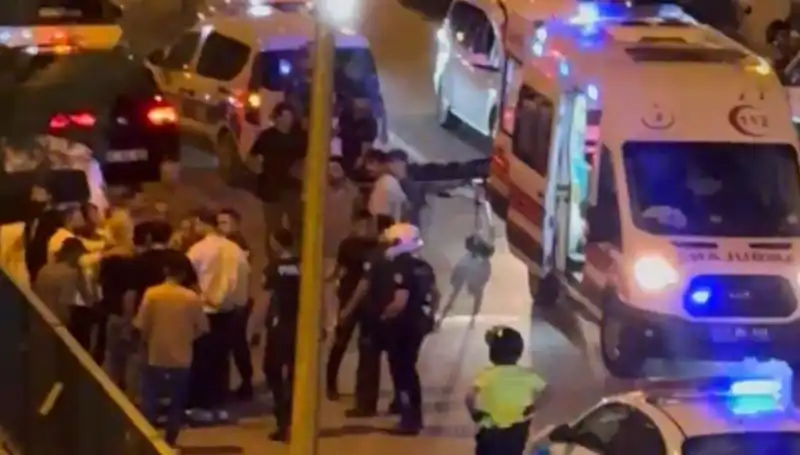 Mardin'de Bıçaklı Kavga: Sokaklar Kanla Dolu, Yaralılar Hastanede