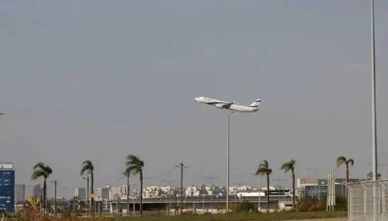 Yemen'de Şok Gelişme: Husiler İsrail'in Ben Gurion Havalimanı'nı Bombaladı
