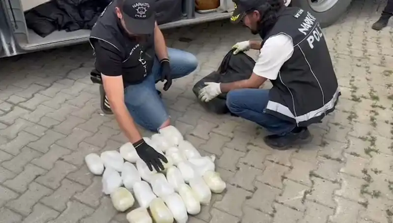 Dünyayı Sarsan Olay: Yolcunun Valizinden 13 Kilo Metamfetamin Çıktı!