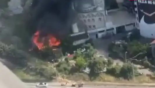 Kağıthane'de Korkutan Yangın: Dumanlar Gökyüzüne Yükseldi!