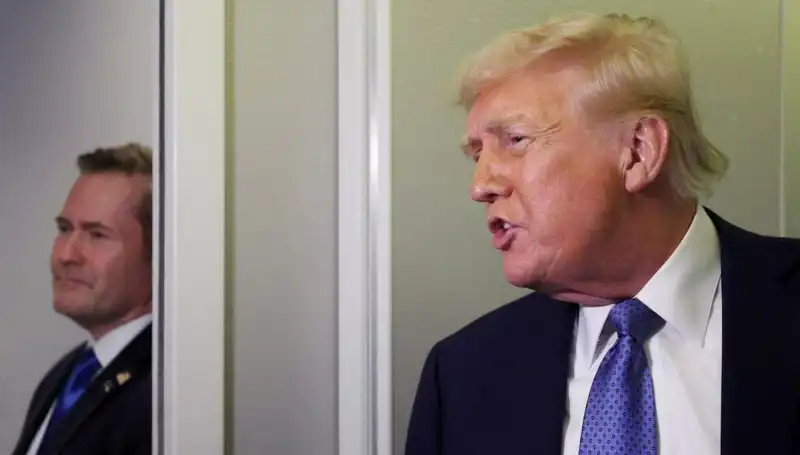 Trump'ın Görevden Alma Kararı: Mike Waltz'la İlgili Planlar Sızdırıldı mı?
