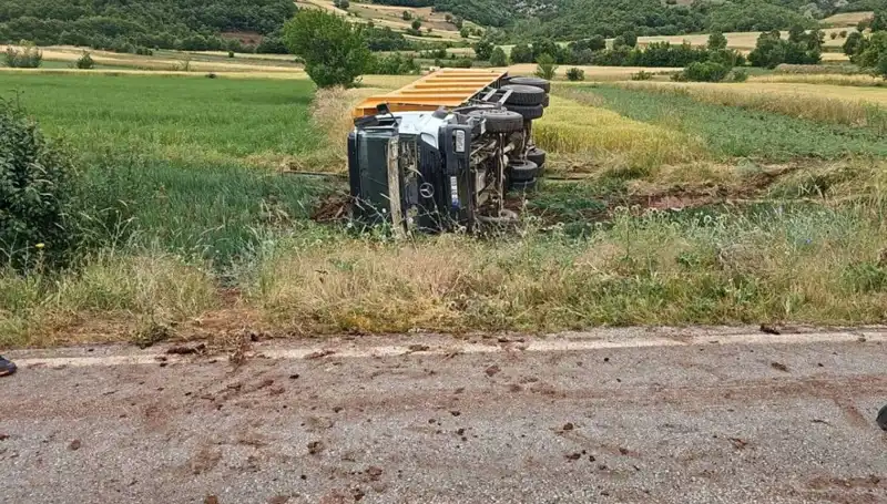 Tokat'ta Devrilen Kamyonun Şoförü Feci Kazada Hayatını Kaybetti