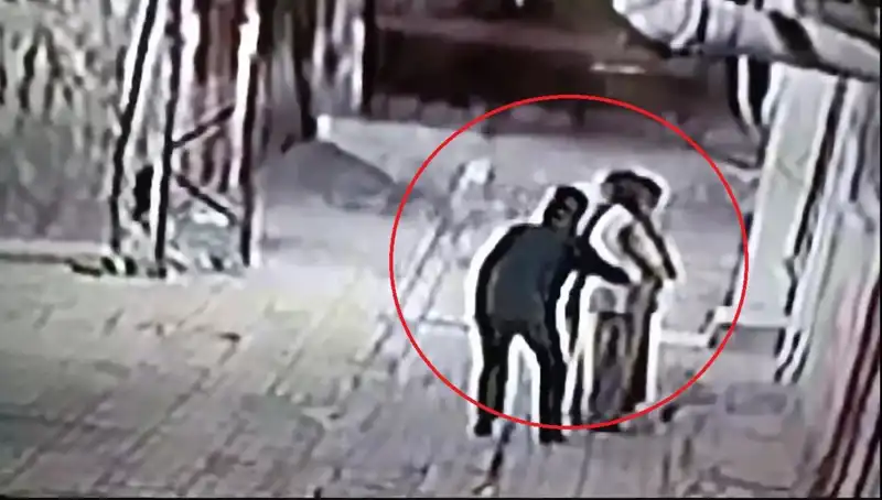 Kapkaççılara Sürpriz Operasyon: Polisler Pazarcı ve Simitçi Kılığına Girdi!