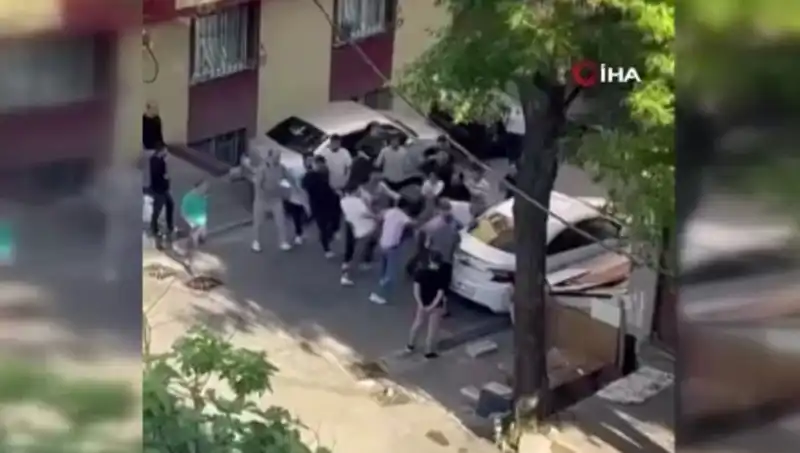 Kapıları Zorlayan Madde Bağımlısına Duygu Dolu Meydan Dayanağı