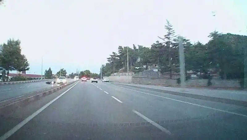 Otomobil ve Motosiklet Çarpıştı: Şehir Merkezinde Kazada 1 Yaralı